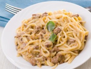 Linguine alla carbonara con salsiccia